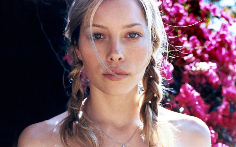 young adult, flower, hair, women, portrait, hairstyle, plant, face, looking at camera, Jessica Biel, adult, beauty, front view, flowering plant, one person