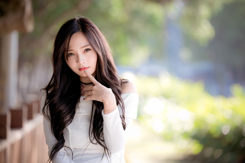 young adult, long hair, asian woman, beauty, adult, young women, contemplation, women, brunette, focus on foreground, model, brown hair, beautiful woman