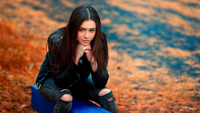 casual clothing, young adult, hairstyle, brunette, portrait, nature, Aleksandr Suhar, 2K, adult, land, outdoors, sitting, contemplation, women, teenager