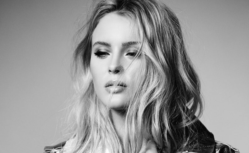 Singer, 2K, Monochrome, Singers, Zara Larsson, Swedish