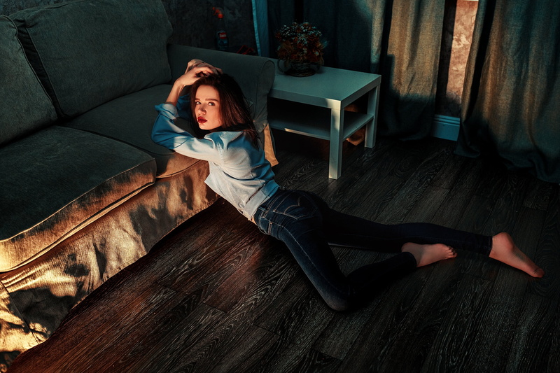 jeans, touching hair, shirt, women indoors, couch, on the floor, women, bent over, model, 2K, looking at viewer, red lipstick, brunette, indoors, Vlad Popov