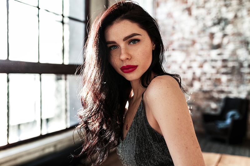 looking at viewer, 2K, long hair, depth of field, portrait, necklace, model, Vlad Popov, red lipstick, indoors, women, brunette, women indoors