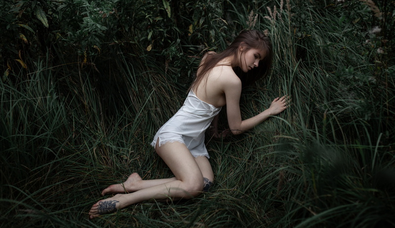 Vasilisa Sarovskaya, 2K, girl in the grass, in the grass, legs, Andrey Frolov