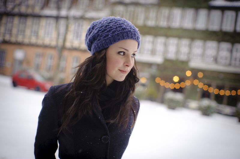 knit hat, young women, beautiful woman, wavy hair, standing, women, portrait, long hair, snowing, hat, one person, winter, women outdoors, hairstyle, outdoors