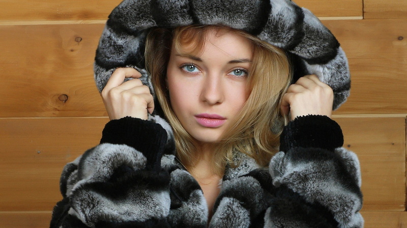 fur coats, fur coat, front view, beautiful woman, warm clothing, fur, young adult, portrait, real people, women, hairstyle, 1080P, young women, beauty