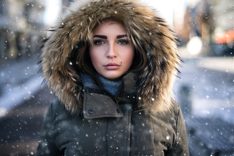 winter, outdoors, headshot, scarf, fur hat, front view, real people, 1080P, winter coat, leisure activity, coat, clothing, green eyes, hood - clothing