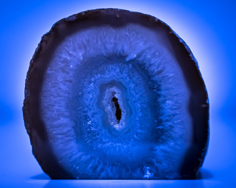 gloss, sensory perception, geode, shine, no people, light, stone, purple, 4K, concentric, rays, single object, semi precious stone, body part, eyesight