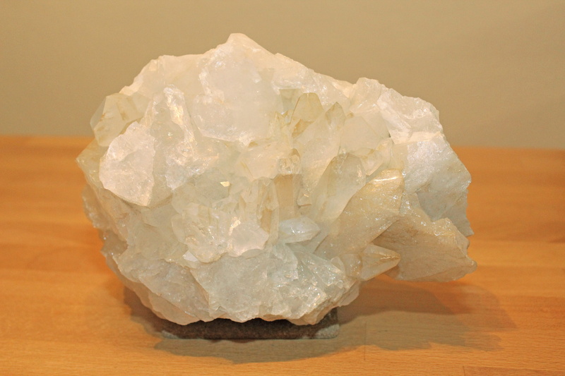 medicine, no people, 5K, Rock Crystal, colored background, precious gem, geology, quartz, decorative, mineral, nature, table, luxury, studio shot, healing stone