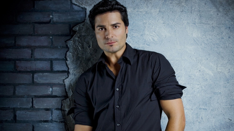 standing, wall - building feature, waist up, teenager, cool attitude, Chayanne, Wall, Man, beautiful people, 1080P, hair, looking, Look, Shirt, casual clothing