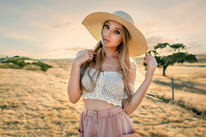 hat, 1080P, portrait, hairstyle, nature, model, topic, skirt, in the field, pose, is, beauty, bokeh, the sun, Sonny Bui, blonde, look, makeup