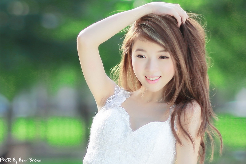 arms up, dyed hair, pink lipstick, smiling, white tops, brunette, women, armpits, Asian, 720P, women outdoors