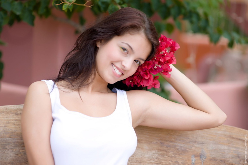 flowers, model, face, women outdoors, women, brunette, baby, smiling, Latinas, depth of field, Inez, plants, 1080P, portrait