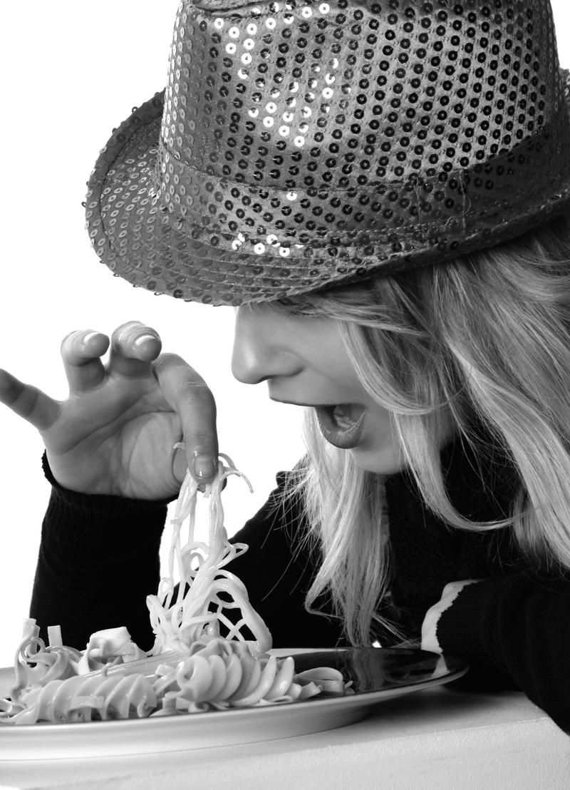 teenager, fedora, girl, table, photography, eat, hairstyle, woman, clothing, women, meal, bite, hat, fashion, 1080P, one person, pretty, females, lunch
