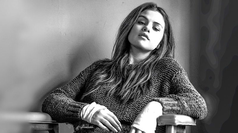 leisure activity, women, hairstyle, young women, casual clothing, indoors, Selena Gomez, front view, teenager, one person, 1080P, portrait, hair, warm clothing
