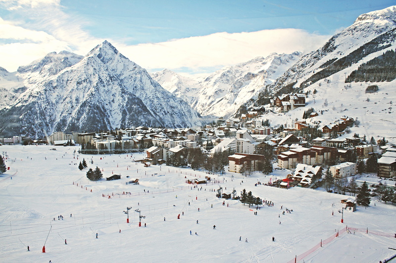 men, scenics - nature, mountain, landscape, travel, houses, built structure, sport, environment, winter, cold temperature, people, building exterior, buildings