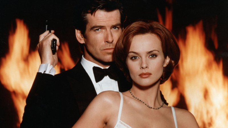 movies, Izabella Scorupco, brown hair, beauty, looking at camera, headshot, 1080P, beautiful people, adult, jewelry, women, togetherness, James Bond, portrait
