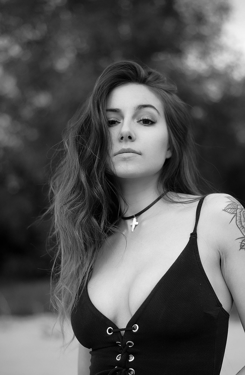 women, 1080P, Polish women, portrait, long hair, Patrycjusz, Eliza Wolniewicz, necklace, monochrome