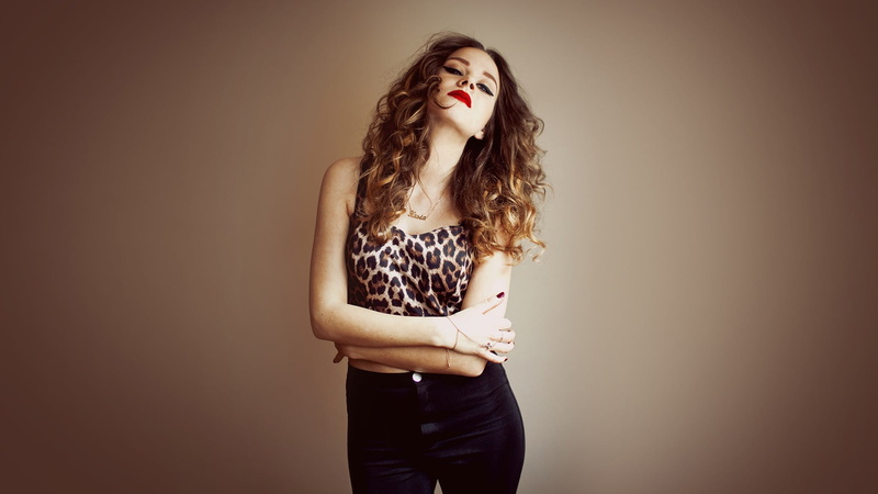 one person, looking at camera, women, hair, wavy hair, fashion, brown hair, Kasia Lins, hairstyle, contemplation, beauty, curly hair, studio shot, young women