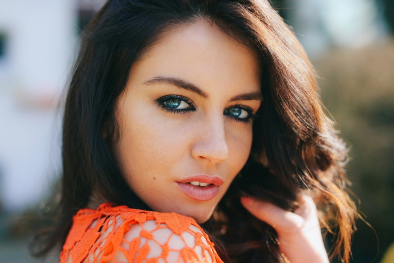model, brunette, face, 720P, women outdoors, women, Aurela Skandaj, portrait, blue eyes