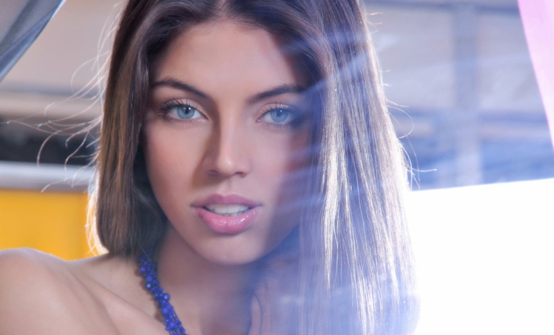 lips, open mouth, mirror, eyebrows, reflection, eyes, closeup, eyelashes, brunette, women, MetArt, 1080P, necklace, blurred background, sensual gaze, teeth