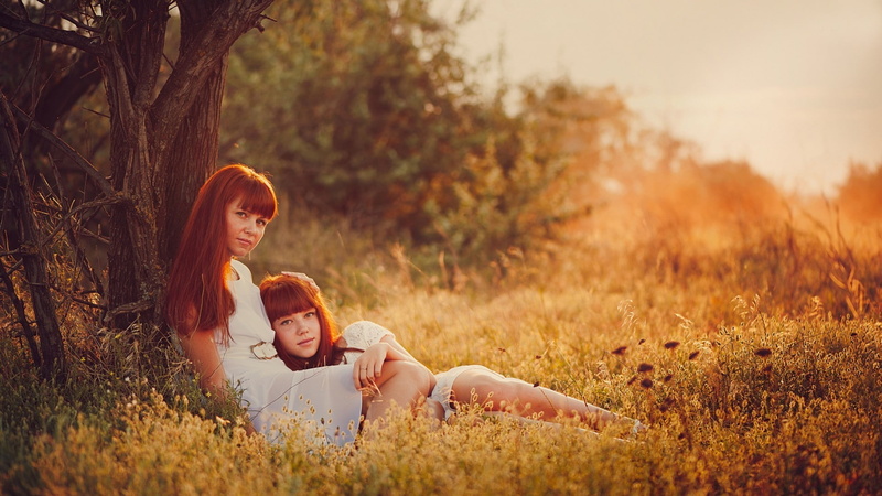 sunlight, white dress, children, model, looking at viewer, Ann Nevreva, women, trees, long hair, field, 1080P, nature, Golden Hour, women outdoors, bangs