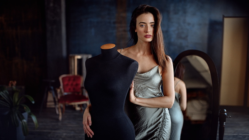 Natalia Kvint, looking at viewer, women, Natalya Kvint, portrait, dress, mirror, depth of field, 1080P, women indoors, brunette, reflection, indoors, model
