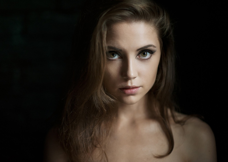 Maxim Maximov, portrait, simple background, 1080P, women, Ksenia Kokoreva, face