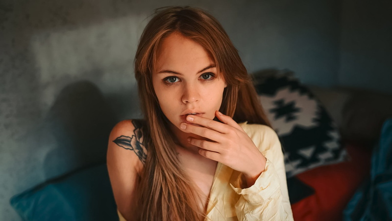 women, portrait, model, lifestyles, leisure activity, hairstyle, finger on lips, looking at viewer, young women, beauty, long hair, hair, casual clothing
