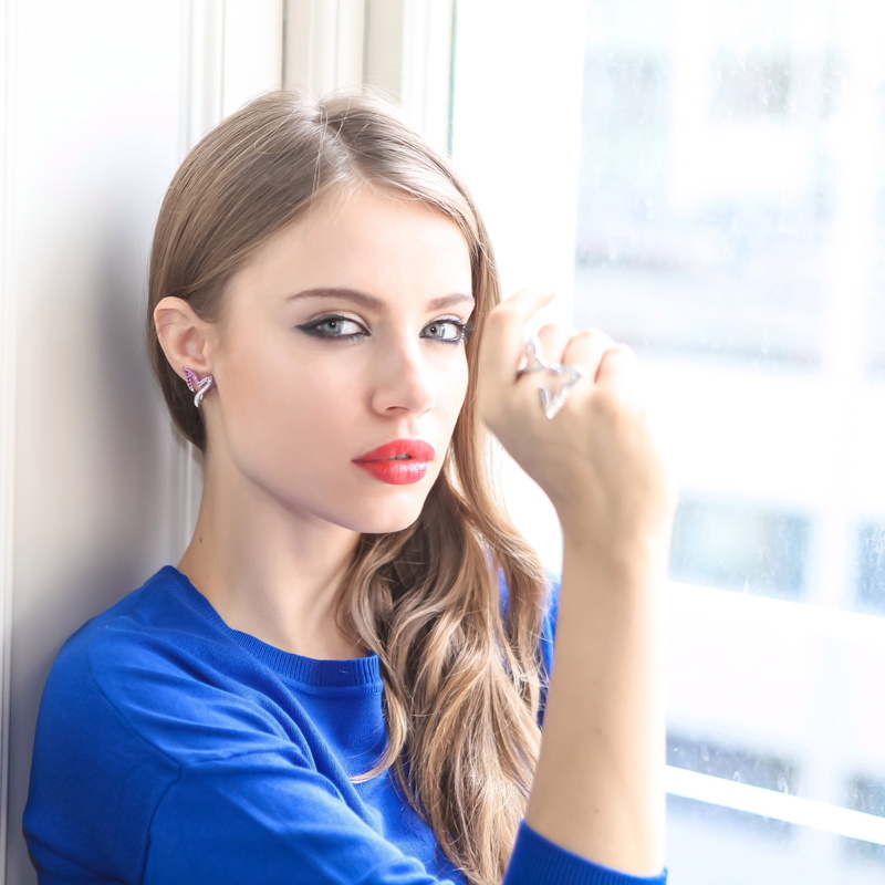 fashion, front view, adult, 2K, portrait, beauty, model, one person, body part, headshot, Xenia Tchoumitcheva, indoors, beautiful woman, blonde, hairstyle