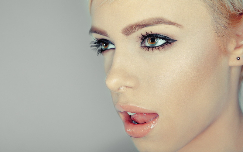 2K, Open Mouth, Licking Lips, eyes, Blonde, face