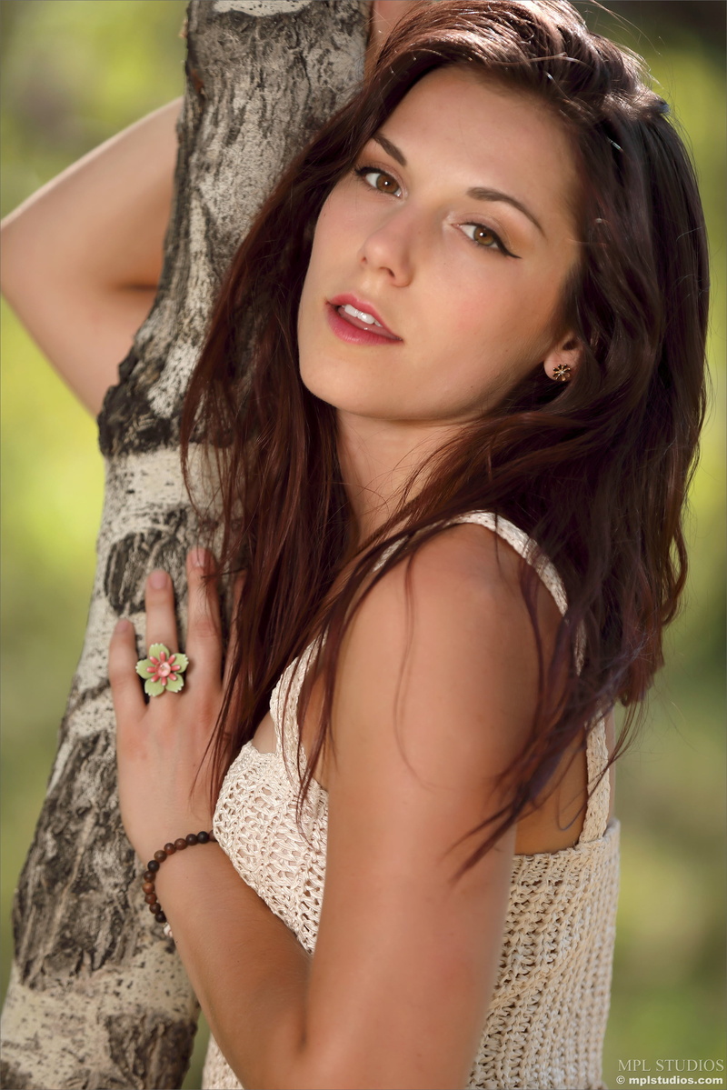 depth of field, Elena Generi, Knit Fabric, women, women outdoors, trees, brunette, crop top, MPL Studios, sensual gaze, portrait display, forest, 2K