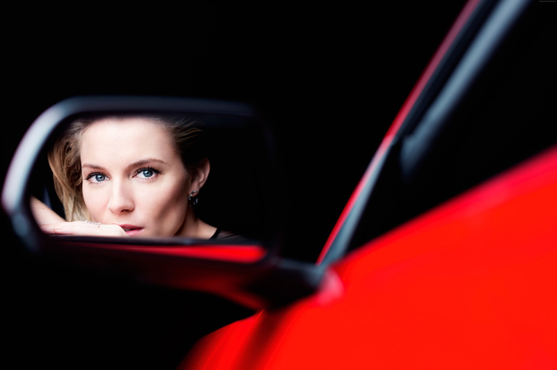 reflection, 5K, red, Actress, Sienna Miller, car, mirror