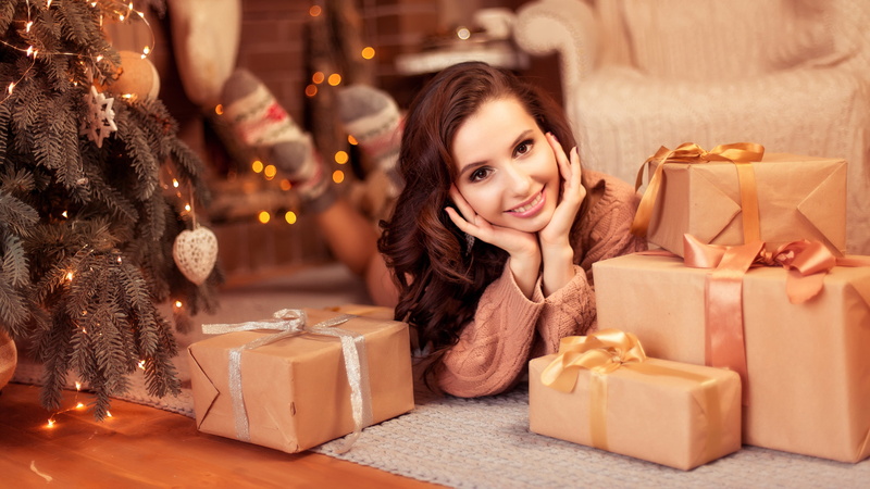 looking at viewer, socks, brunette, smile, long hair, Christmas Tree, smiling, women, 4K, holiday, 4K, presents, Christmas, feet in the air