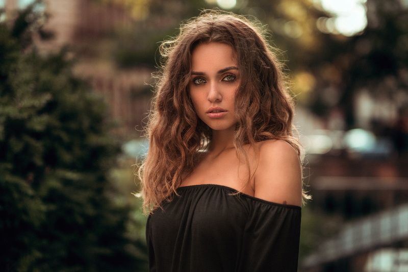 young adult, 1080P, brown hair, fashion, brunette, green eyes, portrait, women, outdoors, beautiful people, depth of field, dress, standing, beauty, teenager
