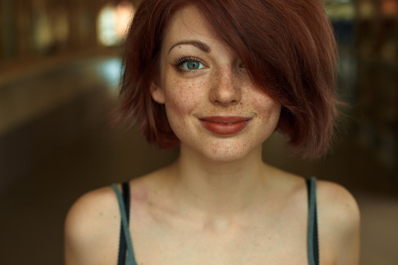 young women, beauty, freckle, focus on foreground, close-up, dyed red hair, women, 720P, looking at camera, smiling, front view, hairstyle, one person