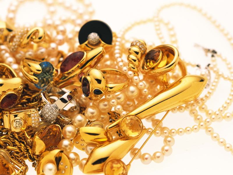still life, ring, indoors, gold colored, close-up, bracelet, Decorations, gold chain, metal, no people, pearl jewelry, shiny, Jewelry, necklace, Heap, wealth
