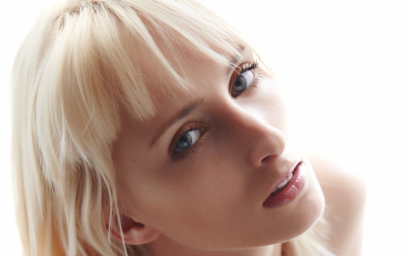 human body part, young adult, eye, platinum blonde, lifestyles, human face, face, young women, 1080P, body part, model, hair, one person, portrait, indoors