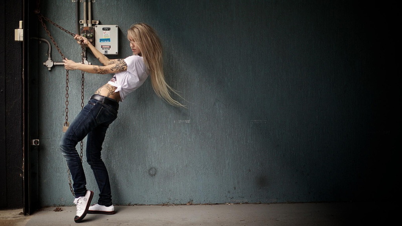indoors, real people, hair, model, wall - building feature, 1080P, full length, casual clothing, lifestyles, Sara Fabel, young women, blonde, jeans, blond hair