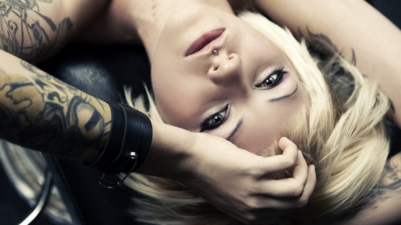 beauty, hairstyle, face, adult, young women, blond hair, model, tattoo, short hair, one person, looking at camera, make-up, fashion, human body part, human face