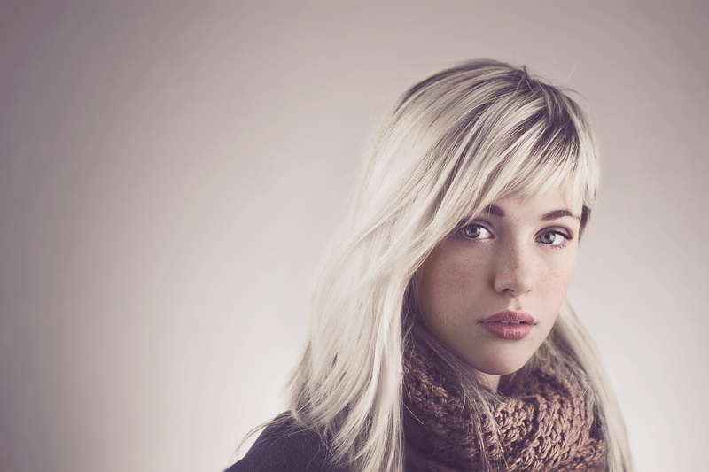 women, freckles, 2K, platinum blonde, blonde, red lipstick, scarf, portrait, Devon Jade