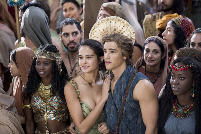 Brenton Thwaites, 5K, Gods of Egypt, Courtney Eaton