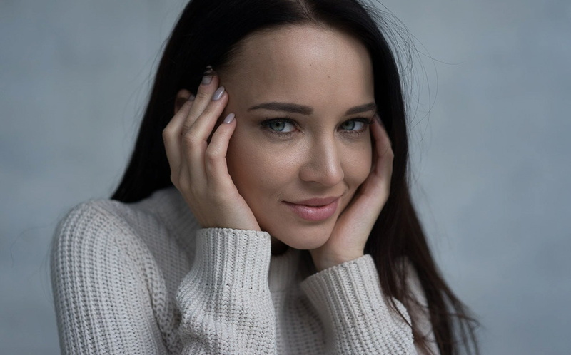 head in hands, women, 1080P, hair, adult, clothing, headshot, turtleneck, gray, brown hair, cardigan sweater, model, depression - sadness, front view