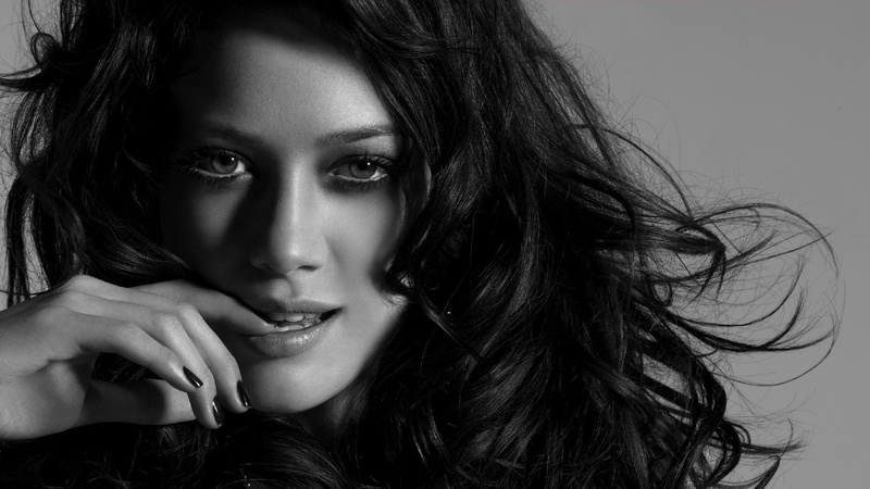 hair, human hair, dark hair, young adult, brunette, hairstyle, fashion, Hilary Duff, long hair, close-up, indoors, beautiful woman, looking at camera, young women