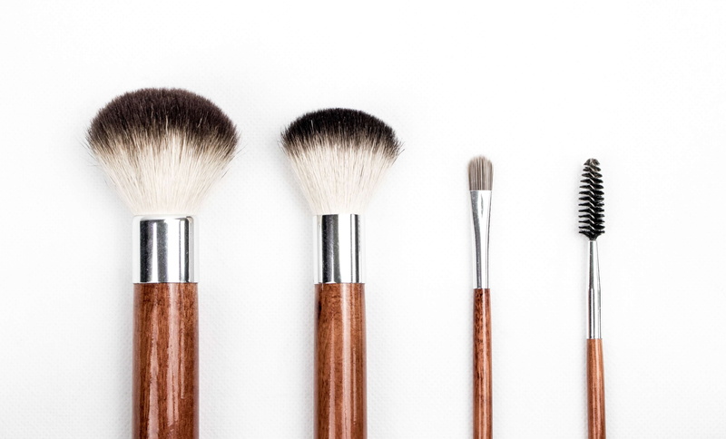 makeup brush, eye shadow, group of objects, indoors, paintbrush, side by side, choice, makeup, close-up, beauty, hair, bristles, rouge, hygiene, make-up brush