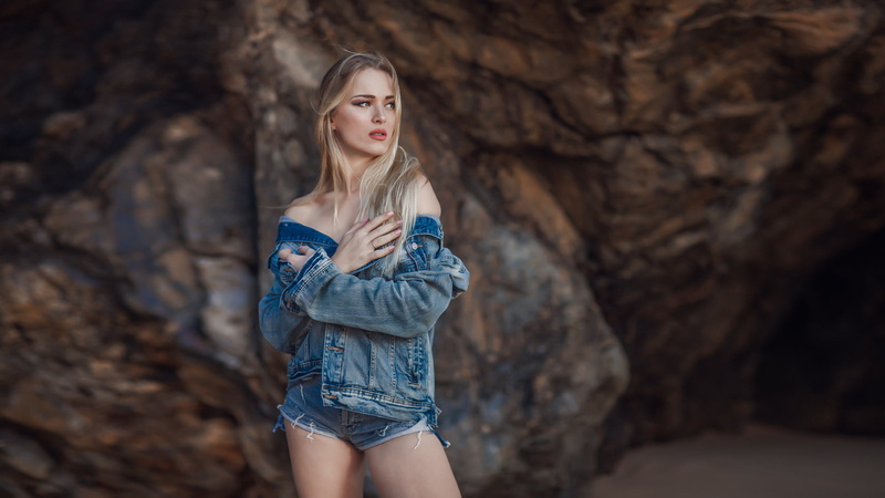 jean shorts, one person, 1080P, beauty, blonde, portrait, adult, standing, casual clothing, beautiful woman, looking away, women outdoors, hair, jeans jacket