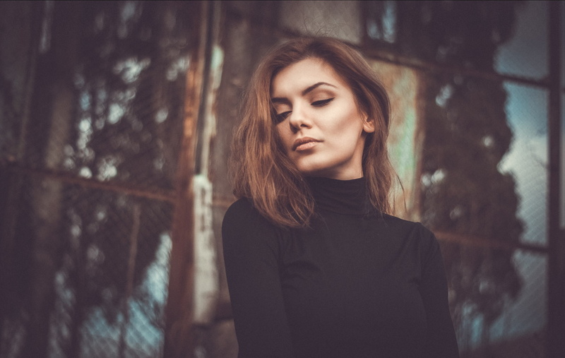 turtlenecks, 2K, depth of field, women, portrait, women outdoors