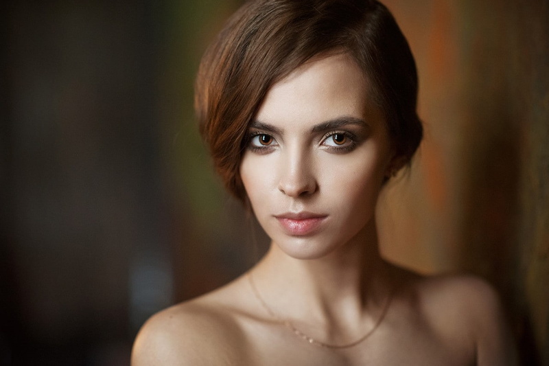 neckless, model, looking at viewer, pink lipstick, 720P, brunette, eyeliner, women, women indoors