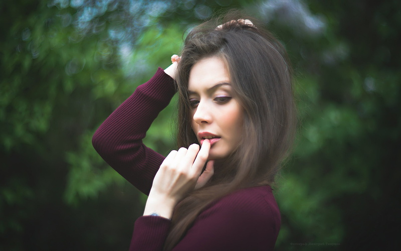 headshot, lipstick, lifestyles, beauty, long hair, plant, adult, contemplation, young women, depth of field, beautiful woman, Daria Stelmakh, leisure activity