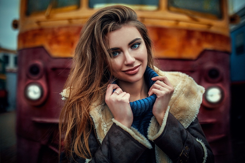 jacket, 1080P, women, sweater, women outdoors, brown jacket, portrait, smiling, blue sweater, bomber jacket, Daria Kodaneva