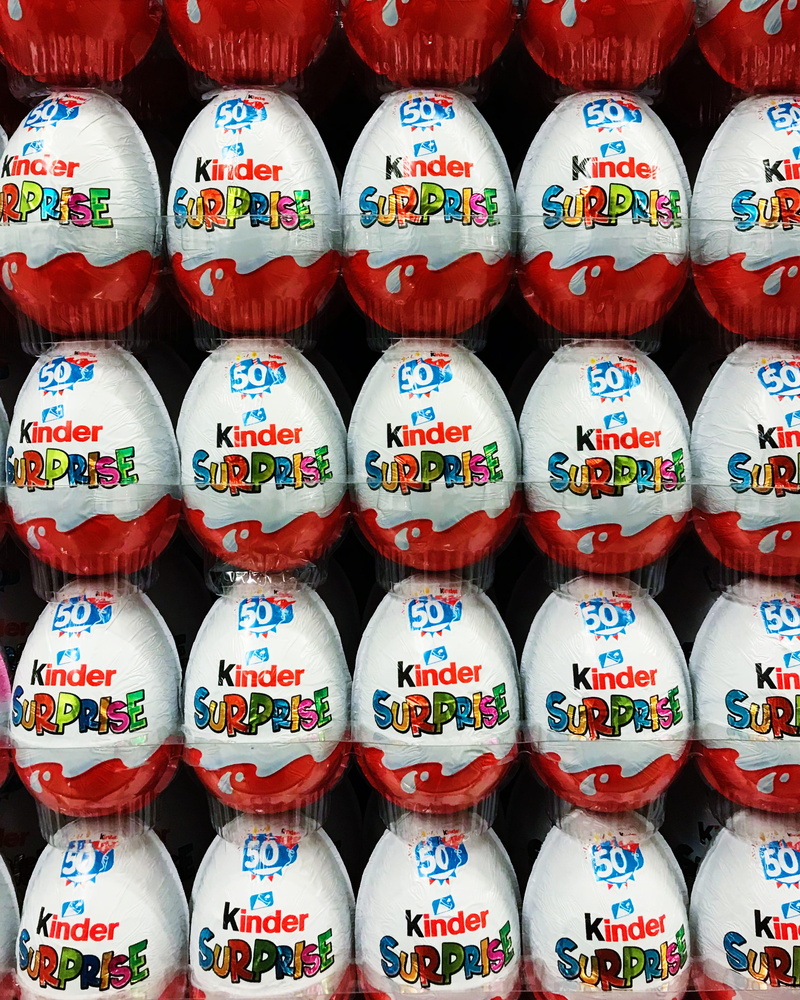 repetition, order, lot, no people, indoors, retail display, backgrounds, kinder, still life, retail, 2K, food and drink, healthy eating, in a row, abundance